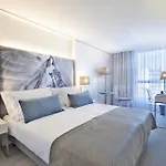 Szálloda White 3*