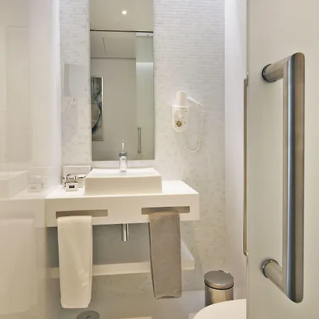 White Hotell