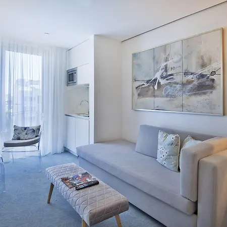 Hotell White 3*