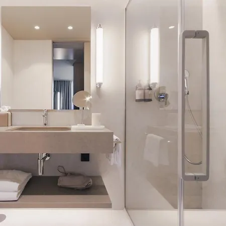 Hotell White 3*