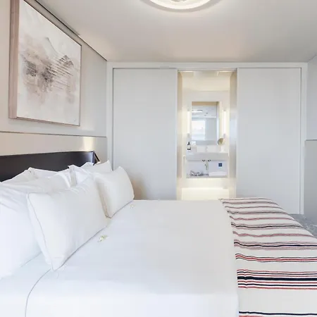 Hotell White