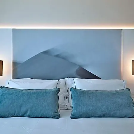 White Отель 3*