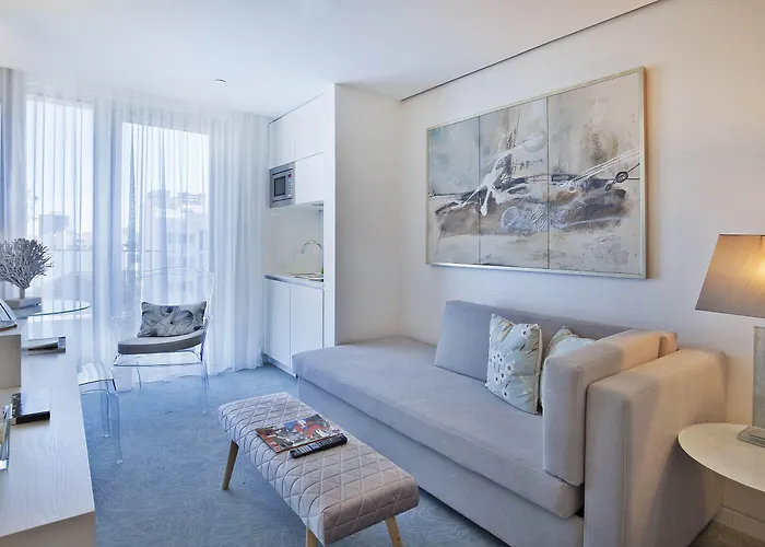 Ξενοδοχείο White 3*